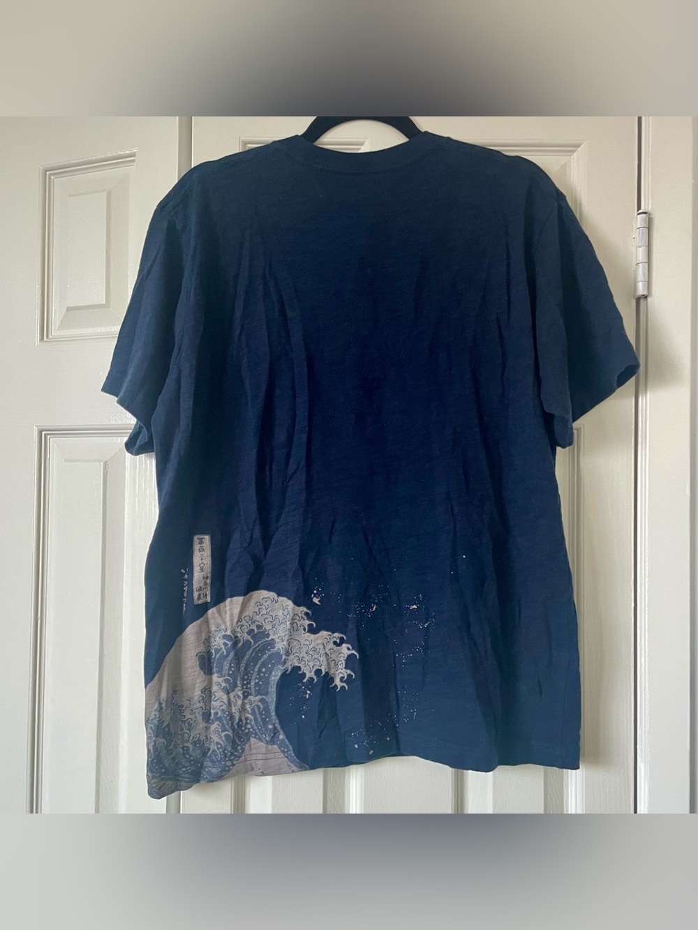 UNIQLO Hokusai Shirt - navy blue t-shirt size M